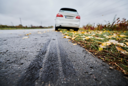 Ini Penyebab Aquaplaning/Hydroplaning Sering Menghantui Pengendara Mobil dan Motor