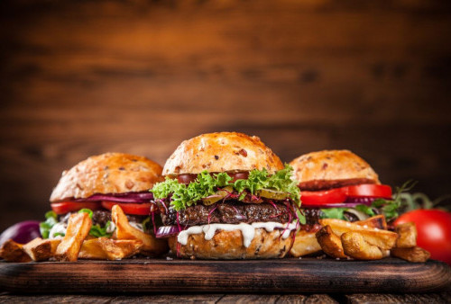 Burger AI Bikin Geger, Ilmuwan Stanford Ciptakan Resep Sesuai Umur hingga Kondisi Kesehatan