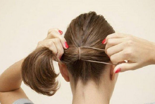 Mitos Atau Fakta Mengikat Rambut Bisa Bikin Sakit Kepala?