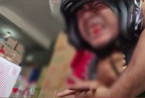 Viral Kurir Paket COD di Pamekasan Dianiaya Pelanggan, Dipiting Hingga Keluar Darah dari Mulut