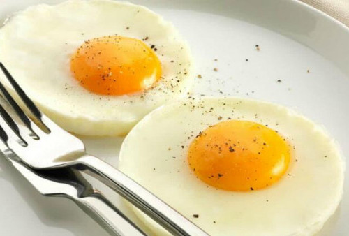 Cara Membuat Telur Ceplok Bulat Sempurna di Rumah, Kuning Lembut dan Putih Matang Merata