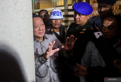 Emas 74 Kg Bikin Geger! Febrie Bantah Punya, Kasus Pemerasan Kini Masuk Meja Hijau