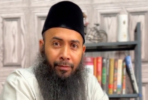 Ustadz Syafiq Riza Basalamah Bagikan Amalan Agar Terbebas dari Api Neraka