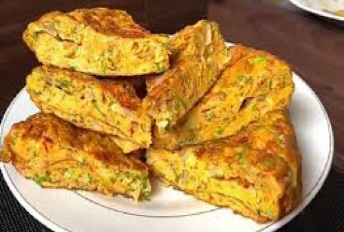 Bosan Telur Dadar Biasa? Ini Resep Telur Dadar Kari Padang yang Tebal, Empuk, dan Kaya Rempah