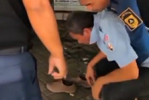 Viral Seorang Pria Tersedak Bakso Saat Makan, Minta Bantuan Damkar