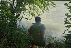 Rayakan Ultah Eril Ke-25, Ridwan Kamil Beri Doa dan Bacakan Yasin di Sungai Aare Swiss