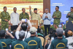 Prabowo Bilang Menteri Berguguran karena Kerja Keras, Lalu Pamer Jurus Anti Ambruk ala Tentara