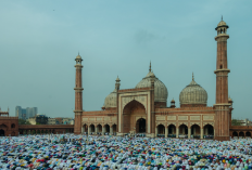 Inilah Bacaan Niat Sholat Idul Fitri untuk Berjamaah dan Sendiri di Rumah, Yuk Diingat