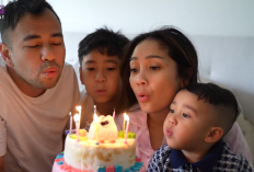 Gemas! Momen Manis Rafathar dan Rayyanza Berikan Kejutan Ultah untuk Raffi dan Gigi