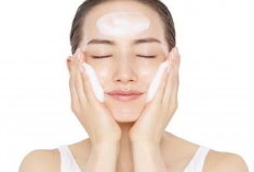 6 Rekomendasi Facial Foam Terbaik untuk Wanita Usia Remaja, Yuk Sehatkan Kulit