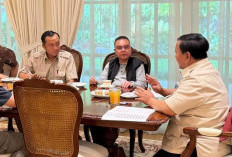 Isu Kerusuhan Jelang HUT RI Mencuat, Mensesneg Lempar Bola Pengamanan ke TNI-Polri