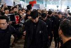 Son Heung-min dan Rekan Dibentak Suporter, Spanduk Gaji Pelatih Bikin Syok