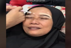 Viral Wanita Disabilitas Makeupin Ibunya Pakai Kaki, Hasilnya Banjir Pujian: Alisnya Cakep Banget!